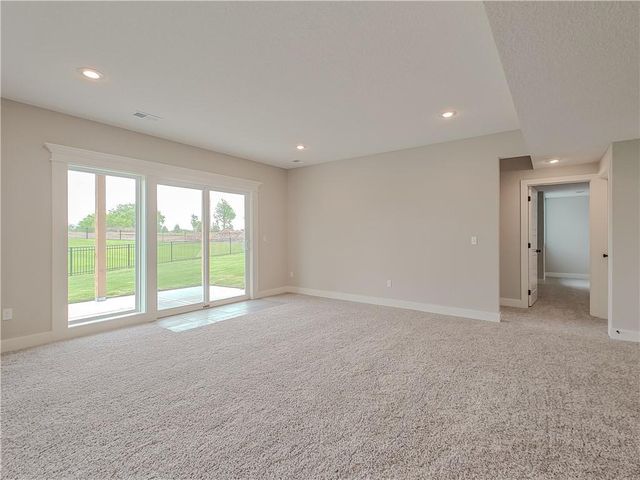 9323 Pickering Street, Lenexa, KS 66227