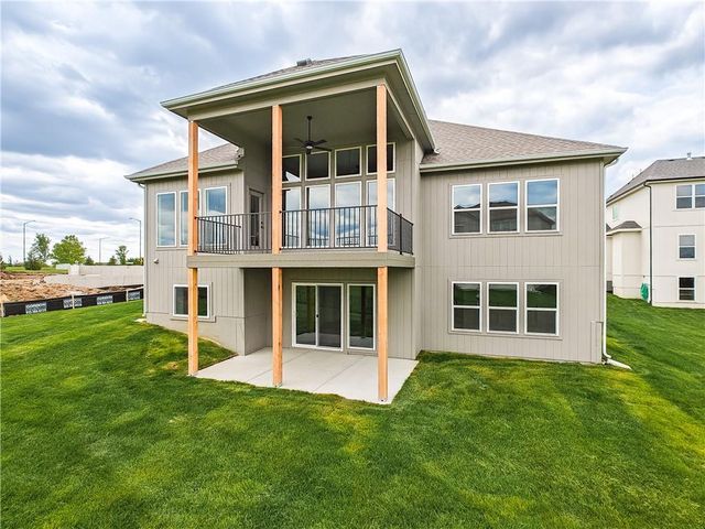 9323 Pickering Street, Lenexa, KS 66227