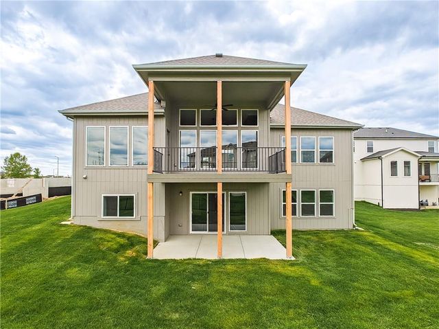9323 Pickering Street, Lenexa, KS 66227