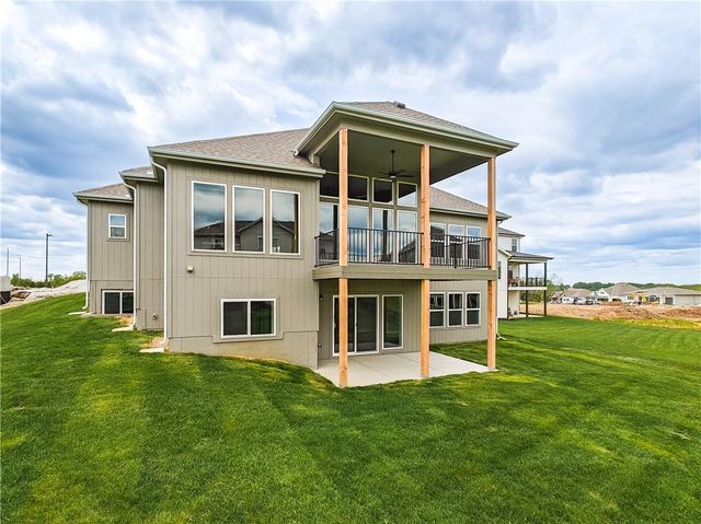 9323 Pickering Street, Lenexa, KS 66227