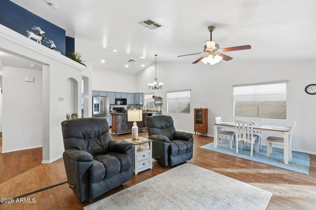 273 W HAWTHORNE Drive, Casa Grande, AZ 85122