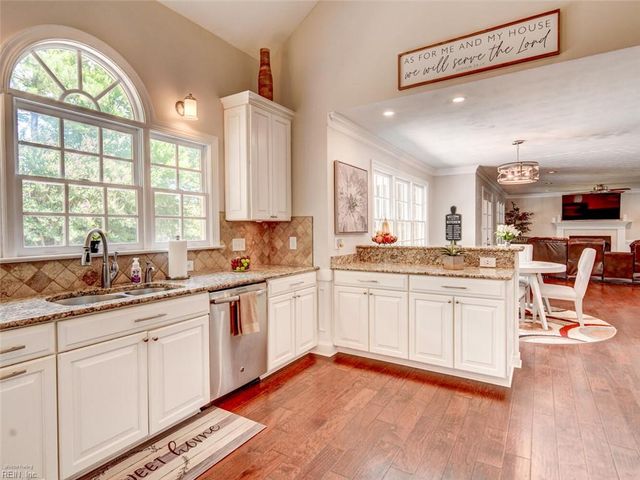 601 Coral Water CT, Chesapeake, VA 23322