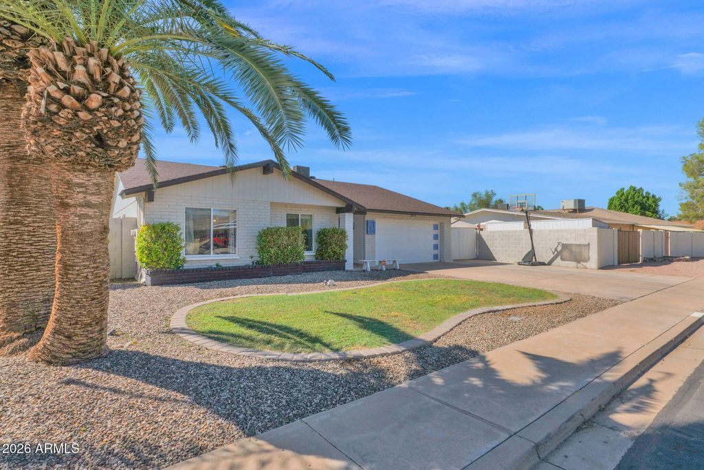 2334 S WESTWOOD --, Mesa, AZ 85210 — photo 2