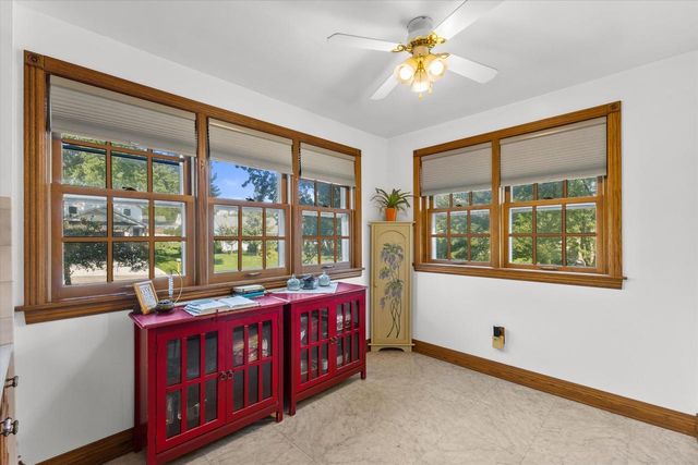 1636 S Triangle AVENUE, New Berlin, WI 53151