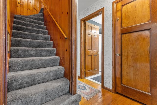 1636 S Triangle AVENUE, New Berlin, WI 53151