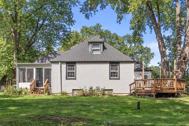 1636 S Triangle AVENUE, New Berlin, WI 53151