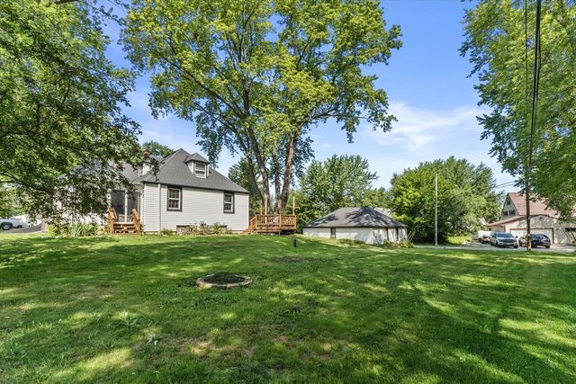 1636 S Triangle AVENUE, New Berlin, WI 53151