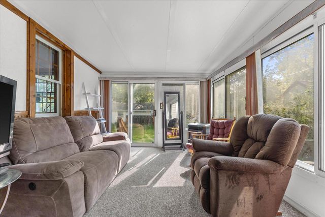 1636 S Triangle AVENUE, New Berlin, WI 53151