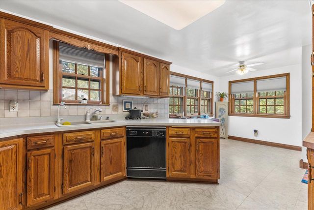 1636 S Triangle AVENUE, New Berlin, WI 53151