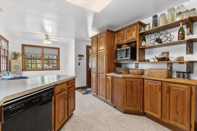 1636 S Triangle AVENUE, New Berlin, WI 53151