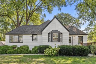 1636 S Triangle AVENUE, New Berlin, WI 53151