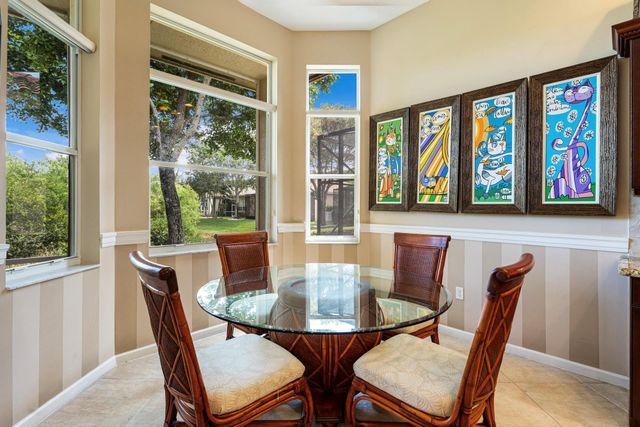 1914 Via Castello, Wellington, FL 33411