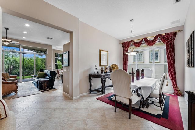 1914 Via Castello, Wellington, FL 33411