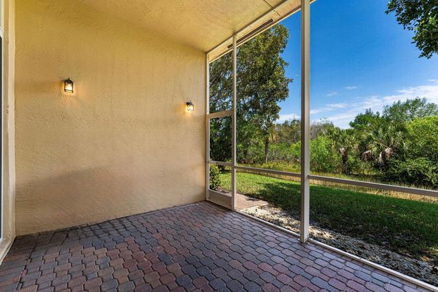1914 Via Castello, Wellington, FL 33411