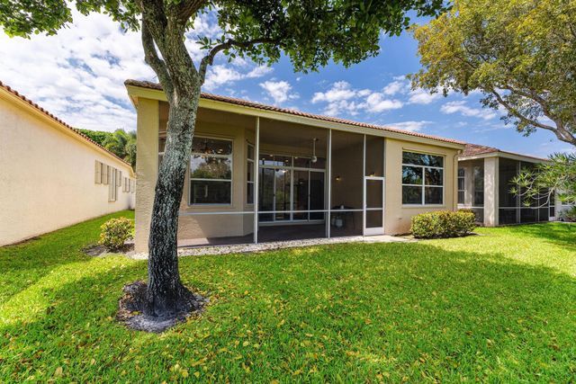 1914 Via Castello, Wellington, FL 33411