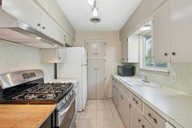 7000 Miranda DR, Austin, TX 78752