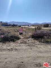 111 R12 E 12 Street (D, Sun Village, CA 93543