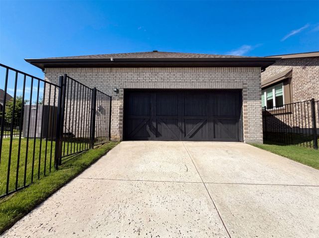 8200 Bethpage Drive, Mckinney, TX 75070
