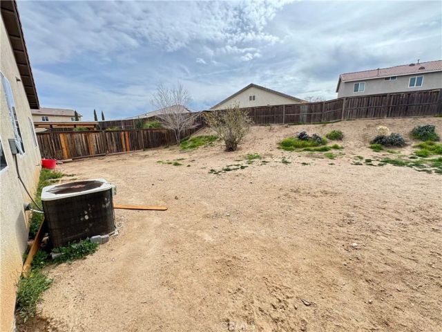 13831 Coolidge, Oak Hills, CA 92344