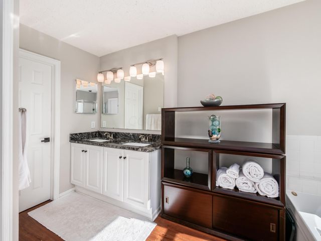 247 Chasely Circle, Powell, OH 43065