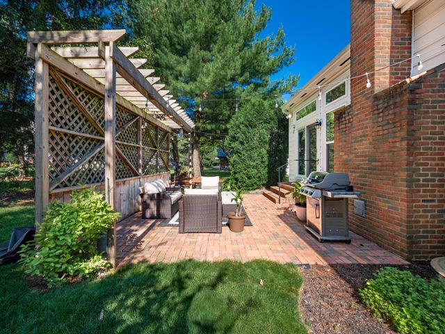 247 Chasely Circle, Powell, OH 43065