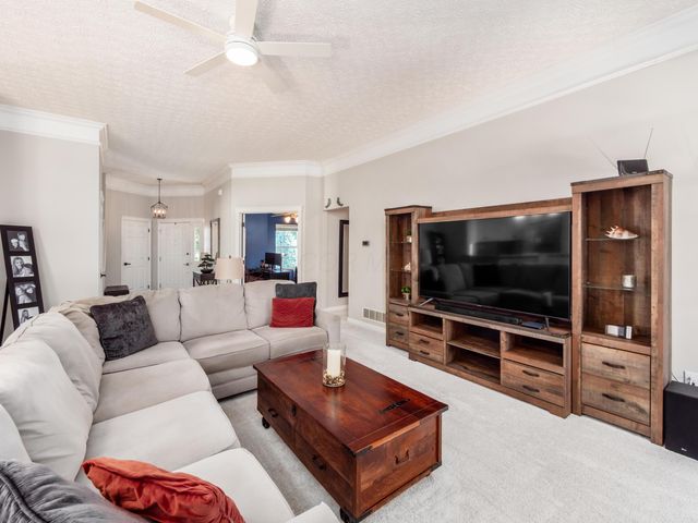 247 Chasely Circle, Powell, OH 43065
