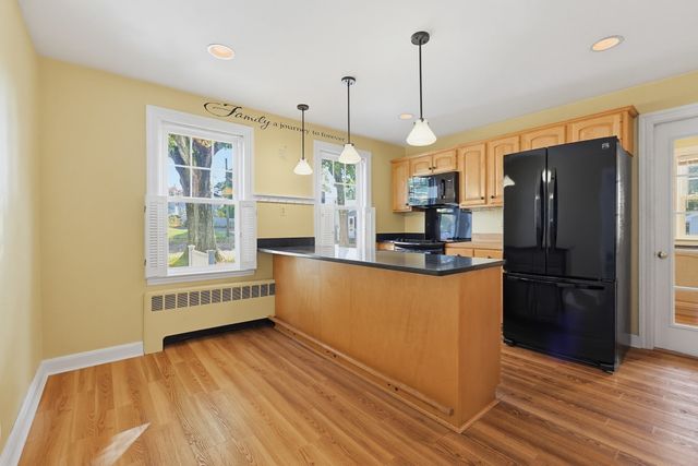 699 Pleasant St, Norwood, MA 02062