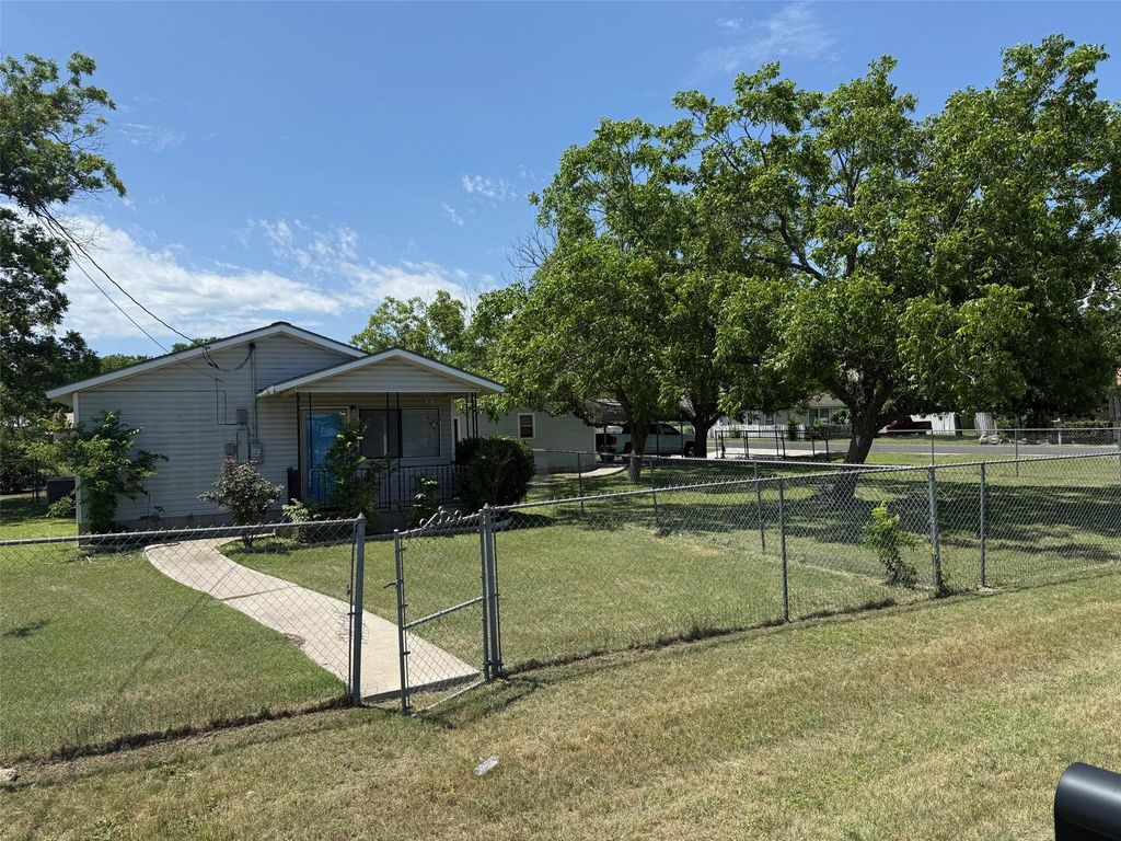 605 Blanco ST, Kyle, TX 78640