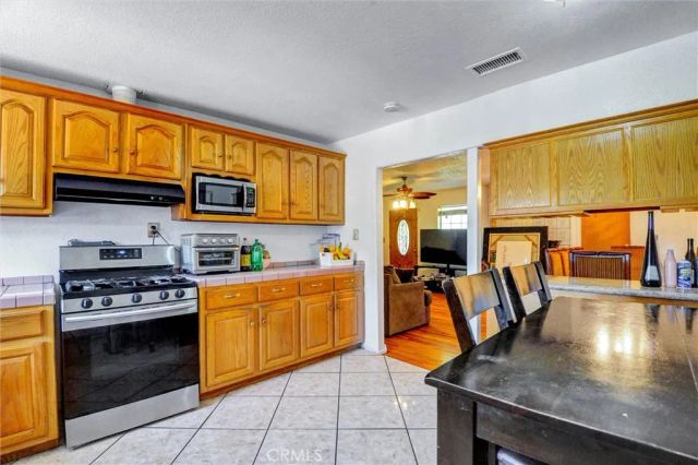 1887 Waters Avenue, Pomona, CA 91766