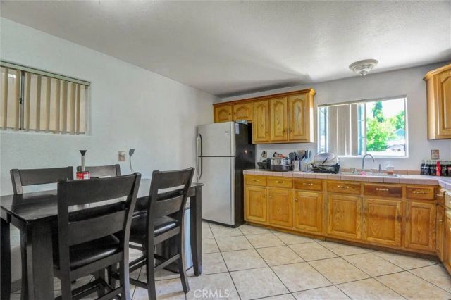 1887 Waters Avenue, Pomona, CA 91766