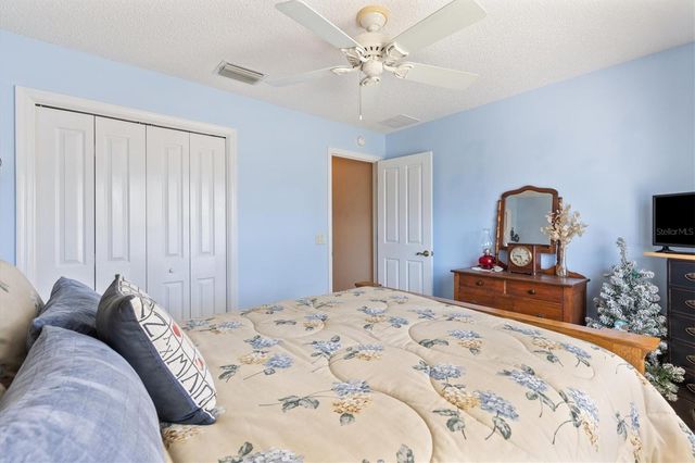 1884 POPPY CIRCLE, The Villages, FL 32162