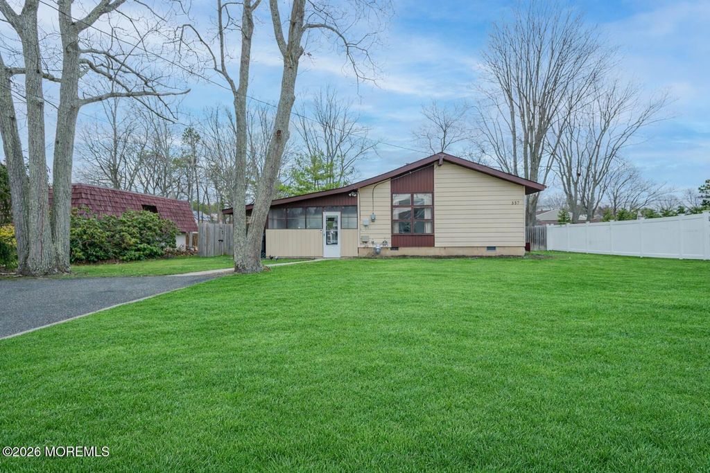 337 Crystal Drive, Brick, NJ 08723
