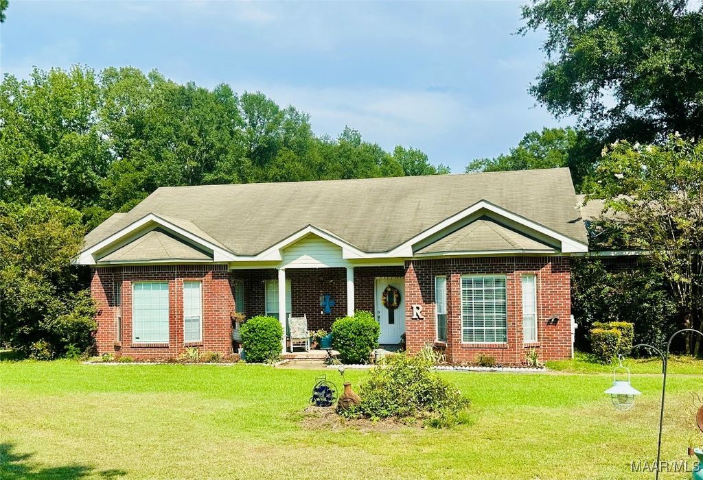 258 Ocmulgee Drive, Valley Grande, AL 36701