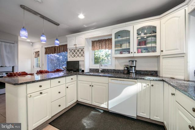 103 WHITE HORSE PIKE, Haddon Heights, NJ 08035