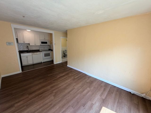 182 Swanson Rd 324, Boxborough, MA 01719