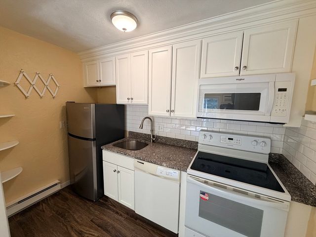 182 Swanson Rd 324, Boxborough, MA 01719