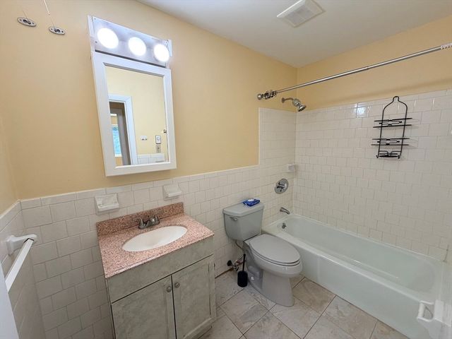 182 Swanson Rd 324, Boxborough, MA 01719