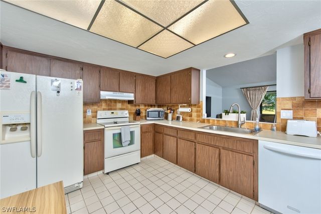 150 Round Key CIR G-15, Naples, FL 34112