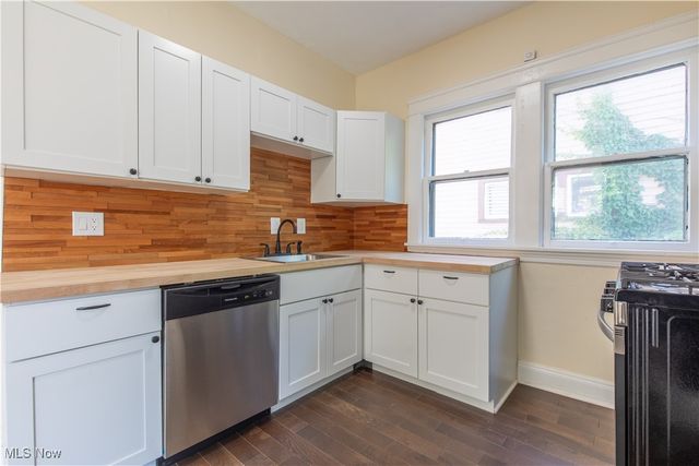 9800 Parmelee Avenue, Cleveland, OH 44108