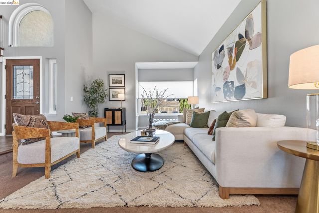 2137 Pheasant Dr, Hercules, CA 94547