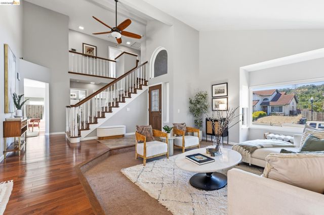 2137 Pheasant Dr, Hercules, CA 94547