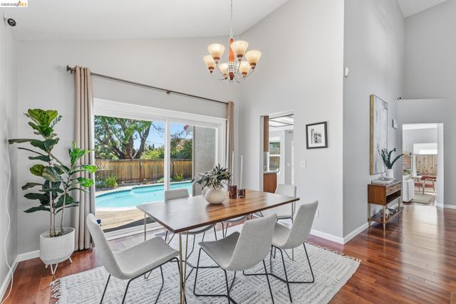 2137 Pheasant Dr, Hercules, CA 94547