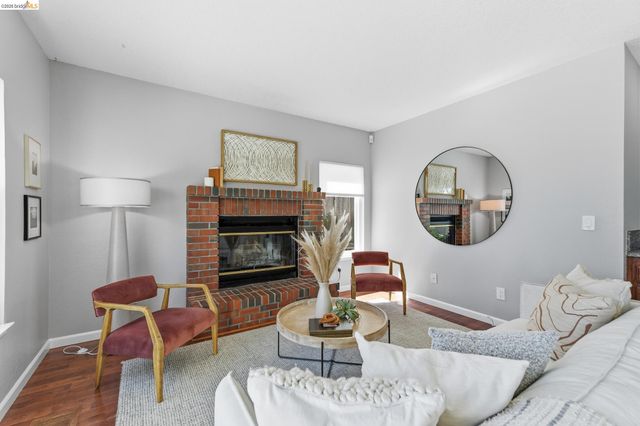 2137 Pheasant Dr, Hercules, CA 94547