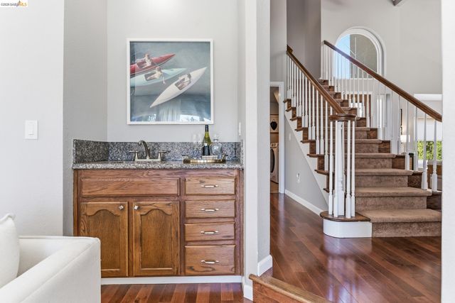 2137 Pheasant Dr, Hercules, CA 94547