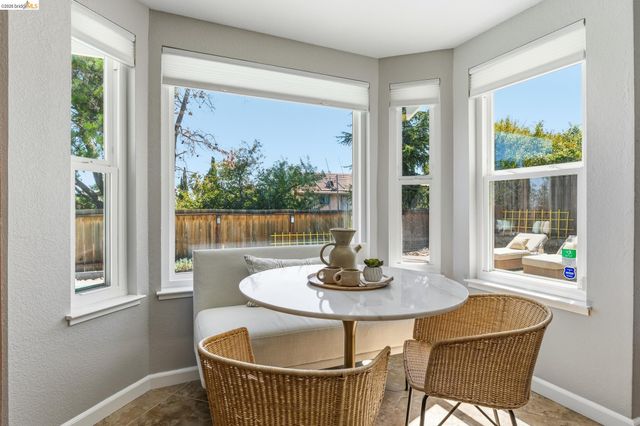 2137 Pheasant Dr, Hercules, CA 94547