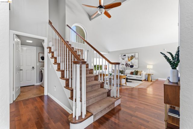 2137 Pheasant Dr, Hercules, CA 94547