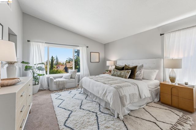 2137 Pheasant Dr, Hercules, CA 94547
