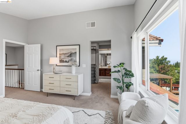 2137 Pheasant Dr, Hercules, CA 94547