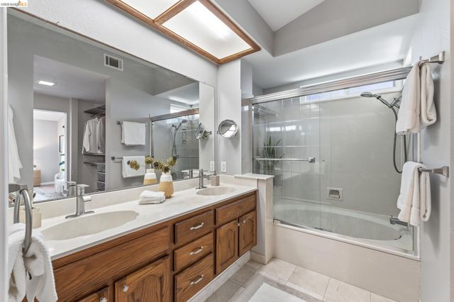 2137 Pheasant Dr, Hercules, CA 94547
