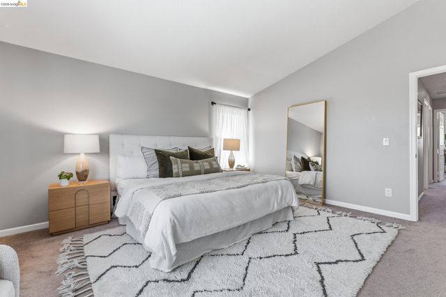 2137 Pheasant Dr, Hercules, CA 94547